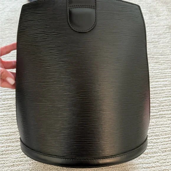 NWOT *Authentic* Louis Vuitton Black Vintage Cluny Epi Leather Shoulder Bag - Picture 6 of 9